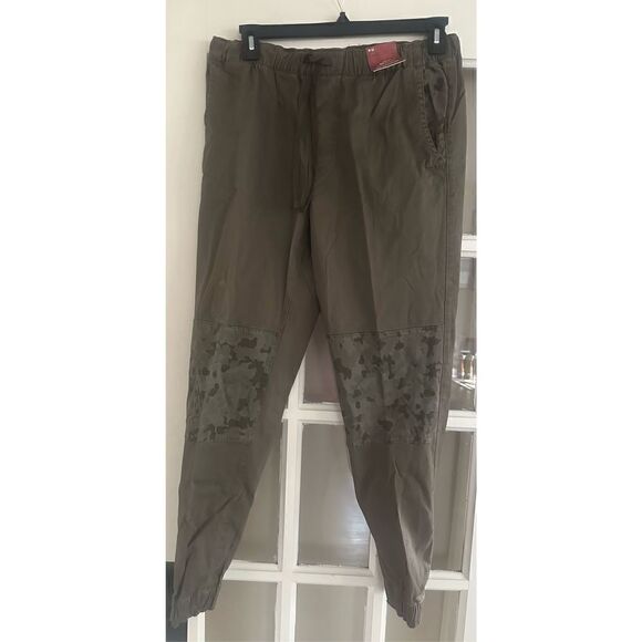 Arizona camo joggers size 32 elastic waist BNWT green olive - Picture 1 of 6